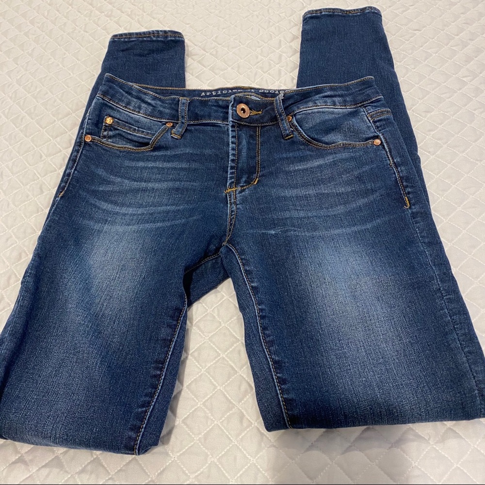 Articles of Society 25” skinny jeans MidRise